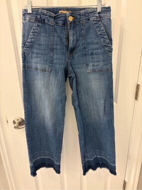 Women’s Wide-Leg Crop denim
KUT